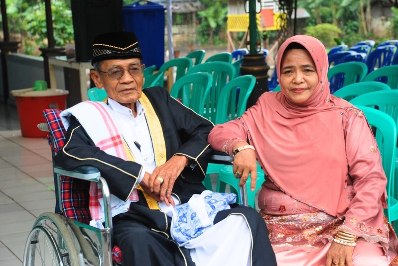 KH. Aang Muhaeminul Aziz dan Hj. Sa'adah Munawaroh